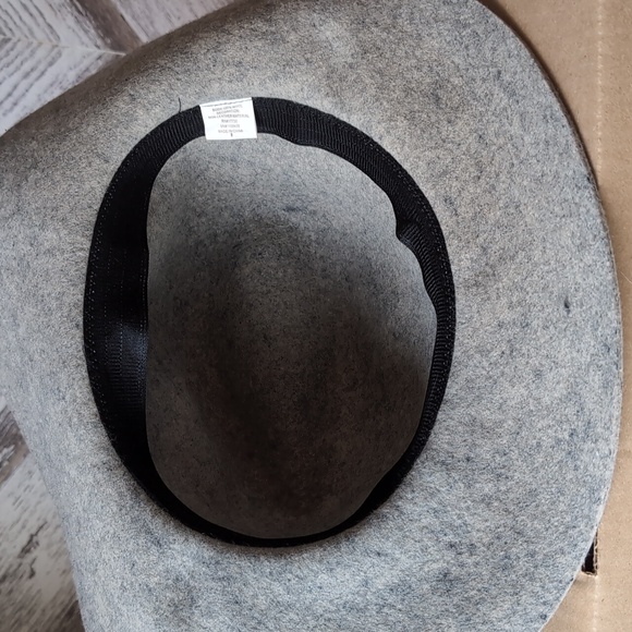 100% wool hat - Picture 3 of 4